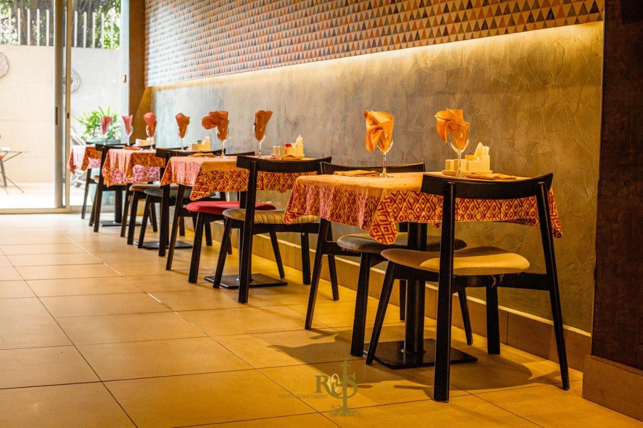 Roots Hotel Apartments Abidjan Exterior photo