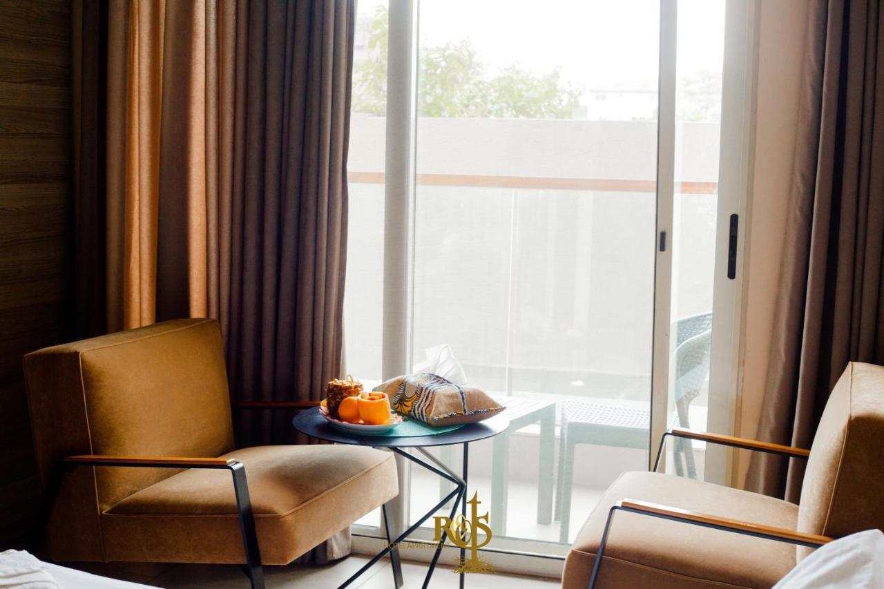 Roots Hotel Apartments Abidjan Exterior photo